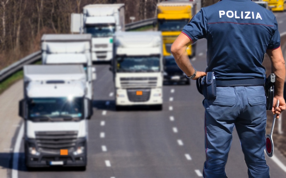 I 4 principali controlli e sanzioni inflitte dalla polizia per il trasporto stradale di merci pericolose ADR